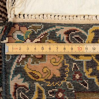 Carpet, Old figural, Tabriz, approx. 138 x 101 cm.