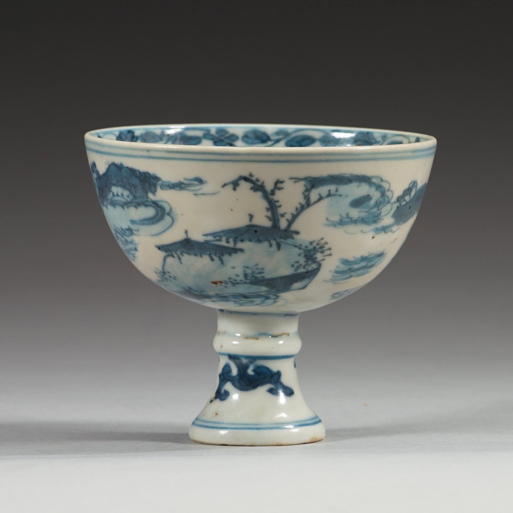 STEMCUP, porslin. Ming dynastin, med Wanli sex karaktärers märke och period (1572-1620).