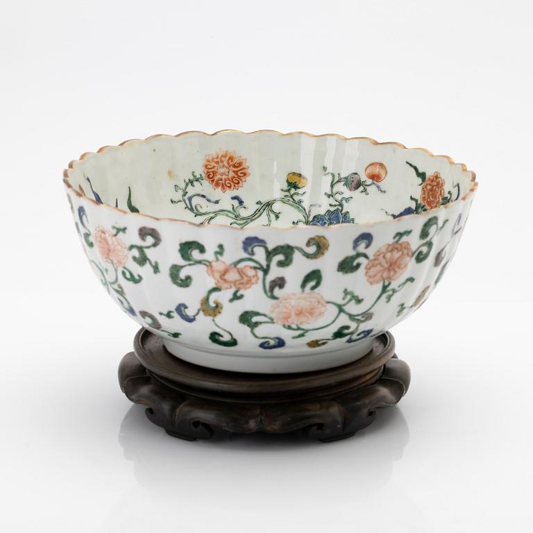Bowl, porcelain, China, Qing dynasty, Qianlong (1736–95).