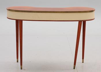 SMINKBORD samt SÄNGBORD, ett par, 1900-tal.