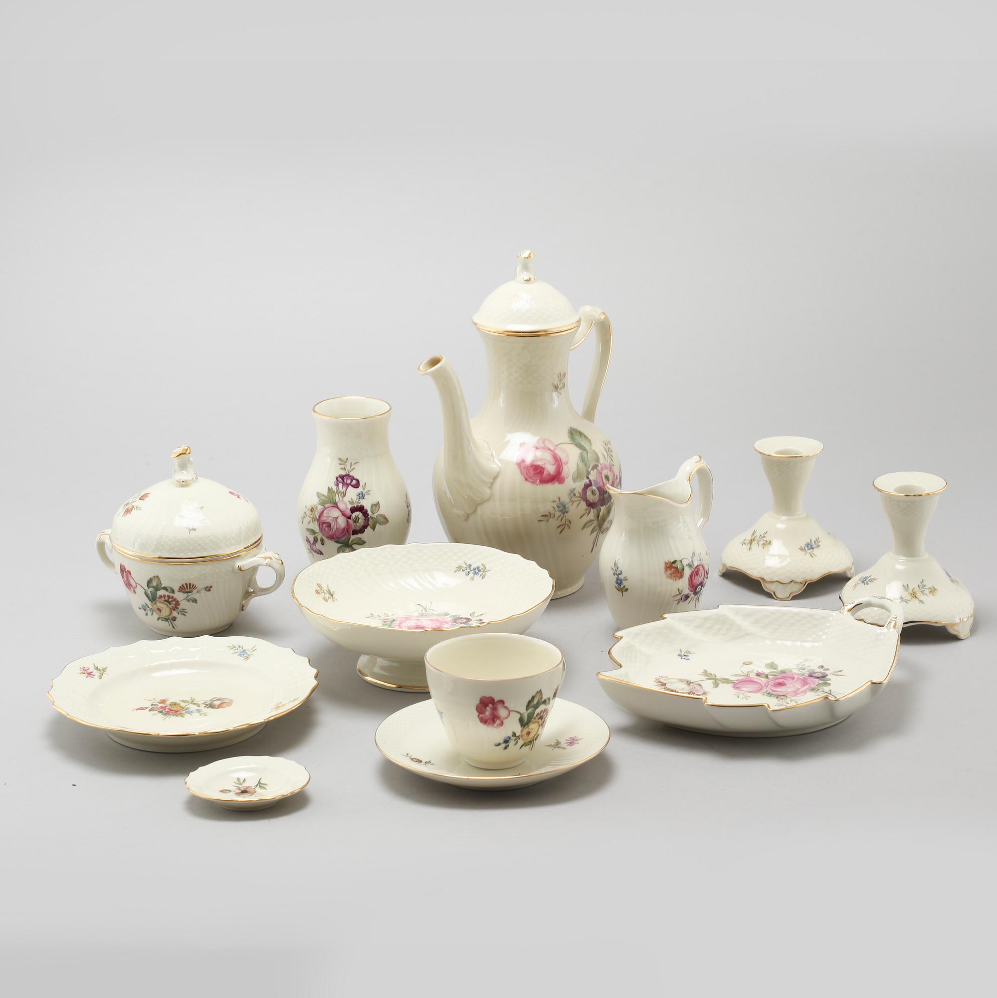 A porcelian set of tableware of 34 pcs by Royal Copenhagen.