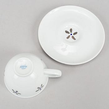 Jonas Bohlin, servis, 70 delar, porslin, "Qvint", Rörstrand.