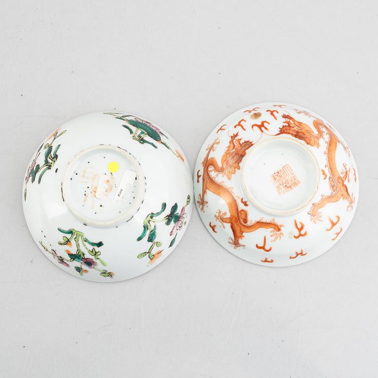 Two Chinese family rose porcelain bowls, Qing dynasty, 19th century.