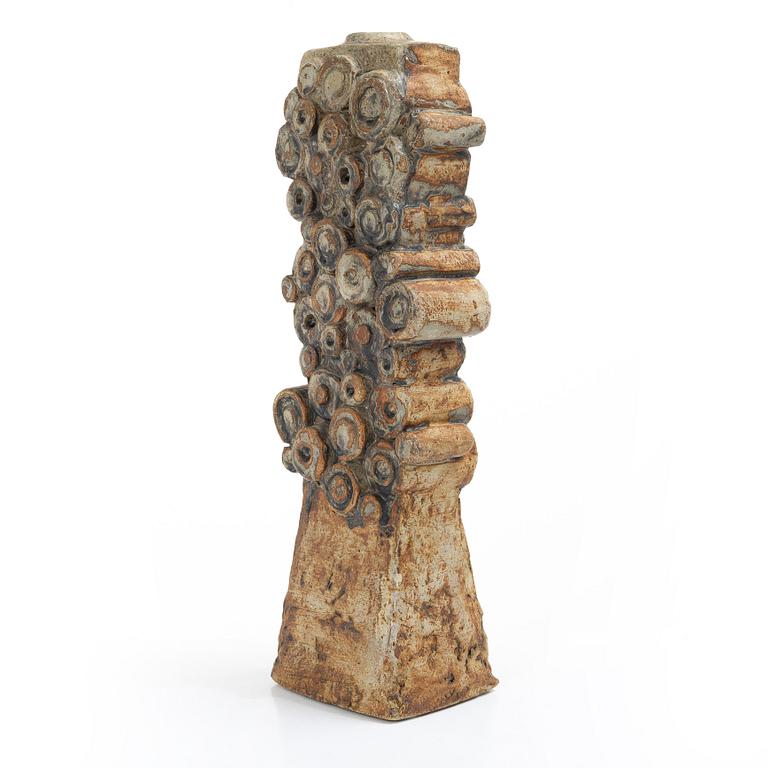Bernard Rooke, vas, unik.
