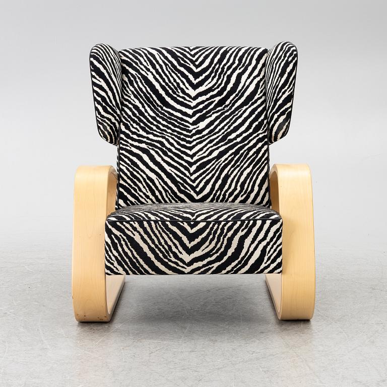 Alvar Aalto, fåtölj, modell 34 Tank, Artek, Finland, 2000-tal.