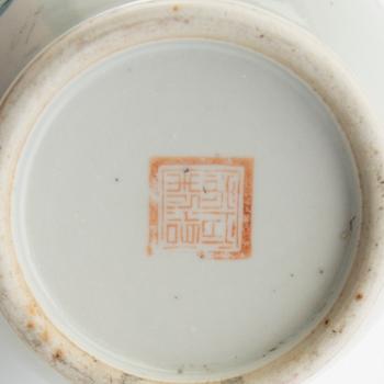 A group of Chinese porcelain, late Qing dynasty/20th Century.