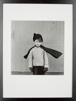 ISMO HÖLTTÖ, fotografi, silvergelatin, signerad a tergo, edition 2/3, Kvarnbäcken, Helsingfors 1967.
