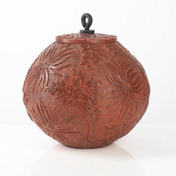 Anja Notini, an urn with cover, own workshop, Saltsjö-Boo.