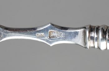 FISKSPADE, silver. Oidentifierade stämplar. Ryssland, 1860-1970-tal. Vikt 105 gram.