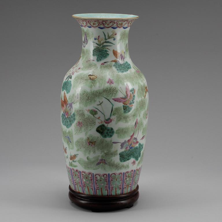 VAS, porslin, Kina 1800-tal.