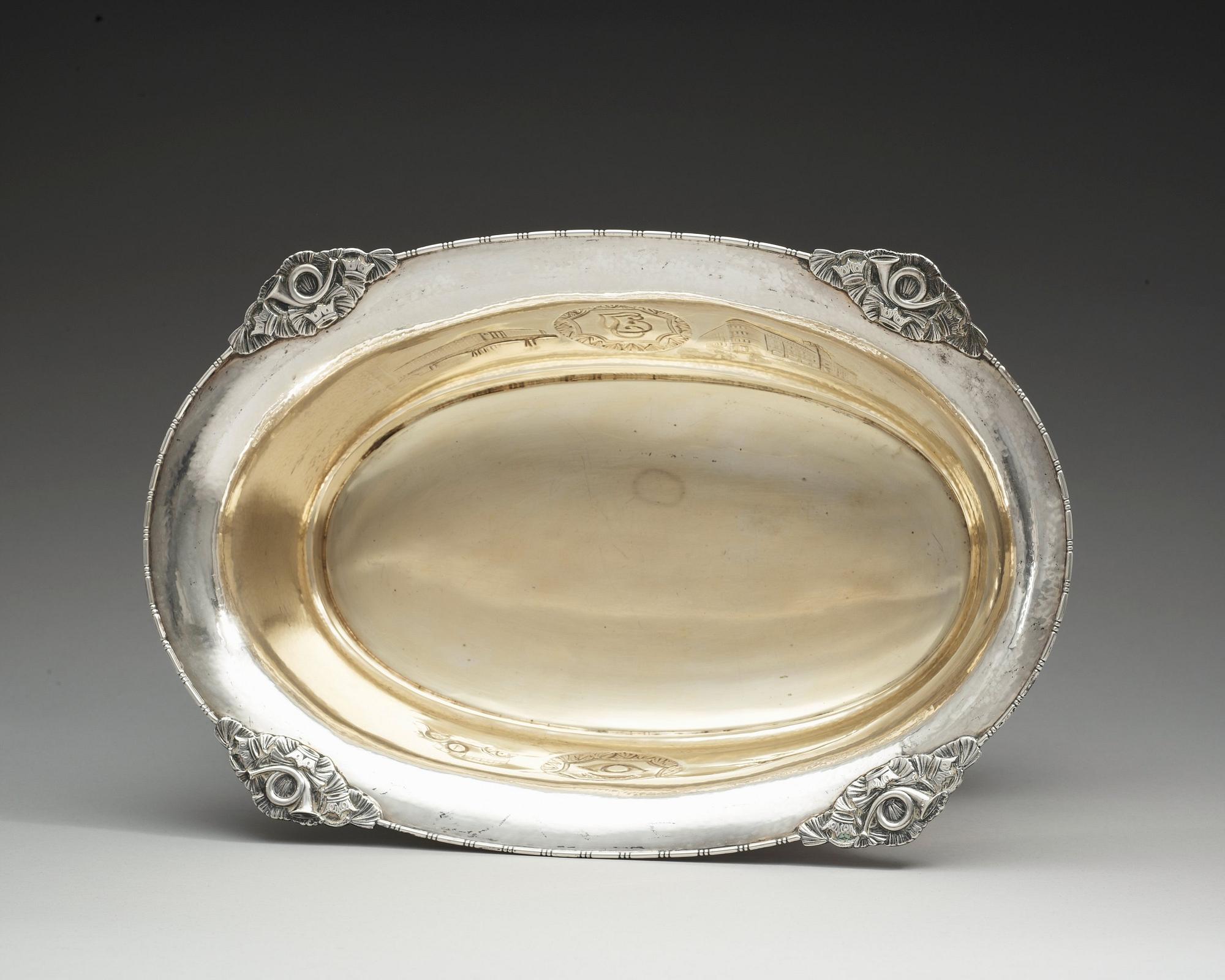 A C.G. Hallberg silver jardinière, Stockholm 1926.