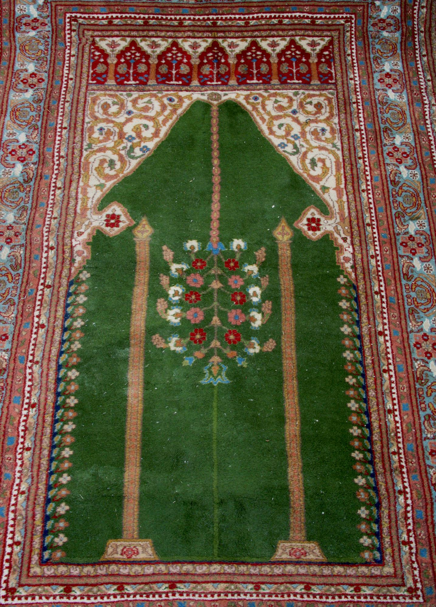 BÖNEMATTA, orientalisk. 186 x 122.