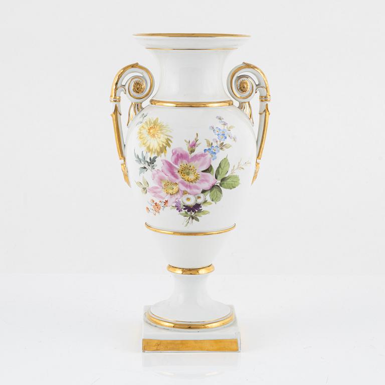 A Meissen vase, circa 1900.