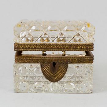 SKRIN med LOCK, glas och förgylld mässing, 1800-tal.