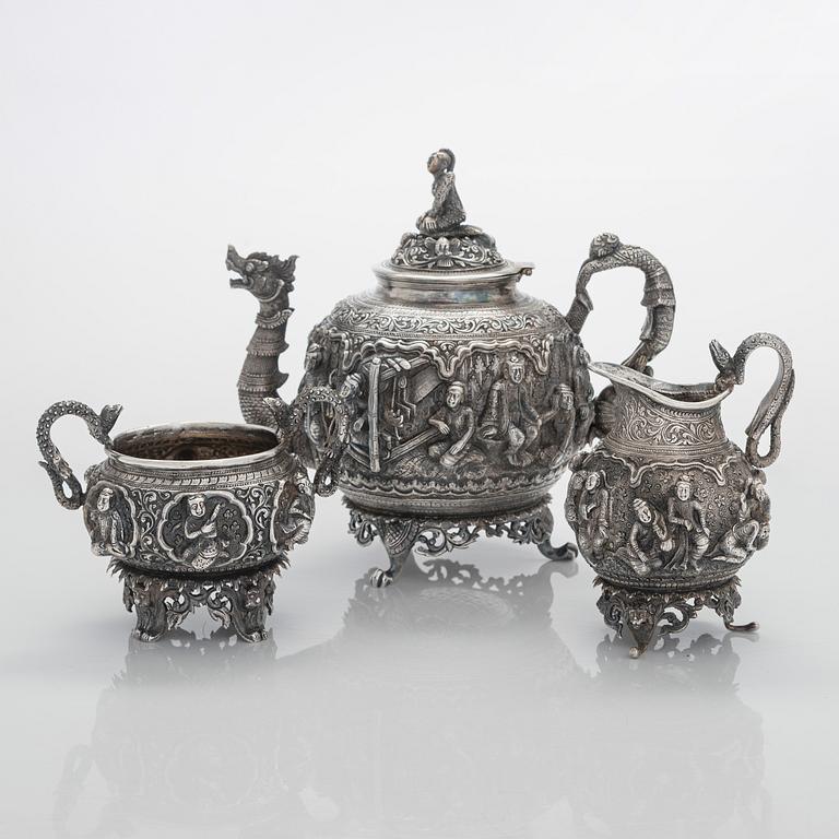 Tekanna, sockerskål och mjölkkanna, silver, 1900-talets början/ första hälft. Finska kontrollstämplar, 1949.