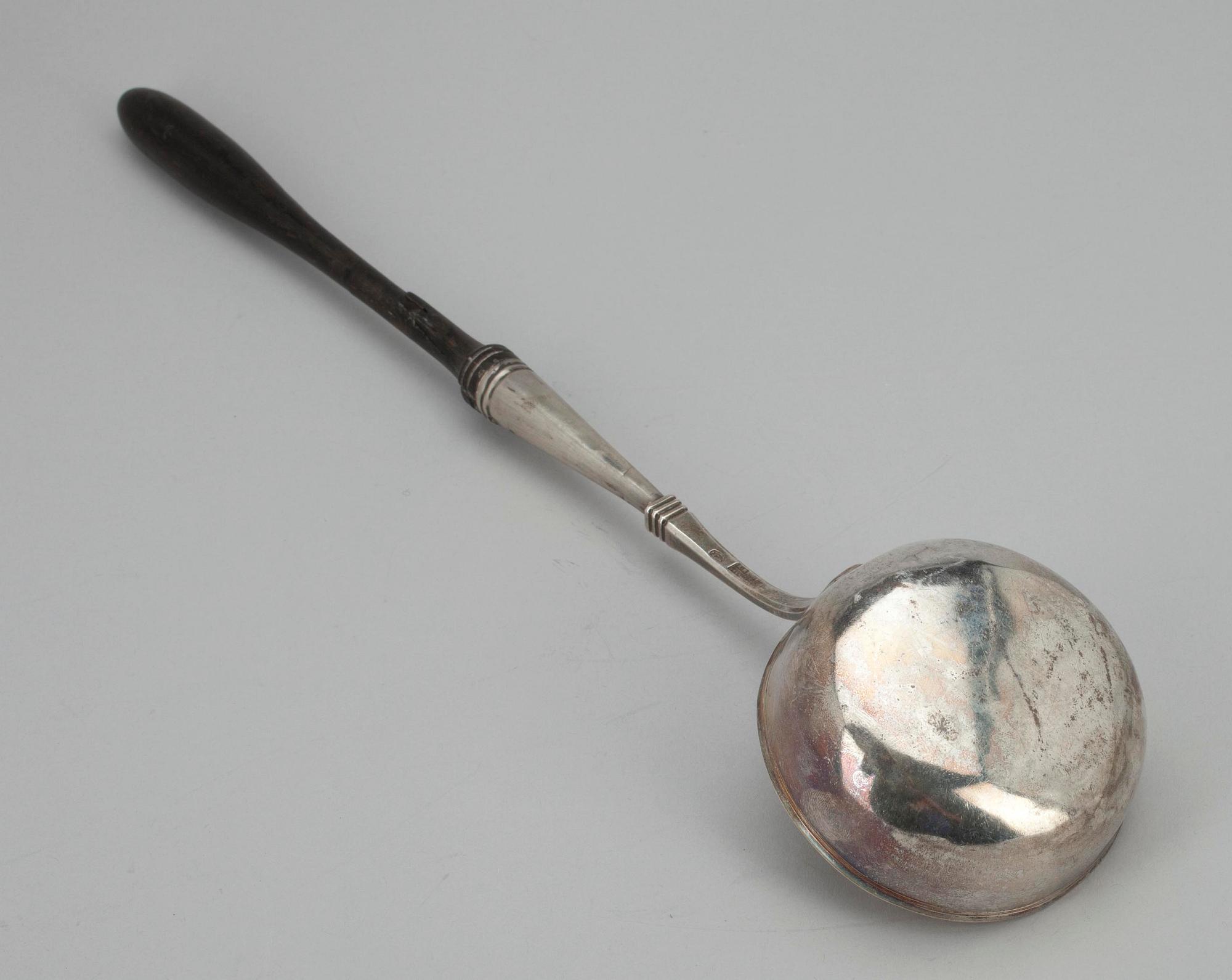 FÖRLÄGGARE, silver, träskaft, St Petersburg 1858.