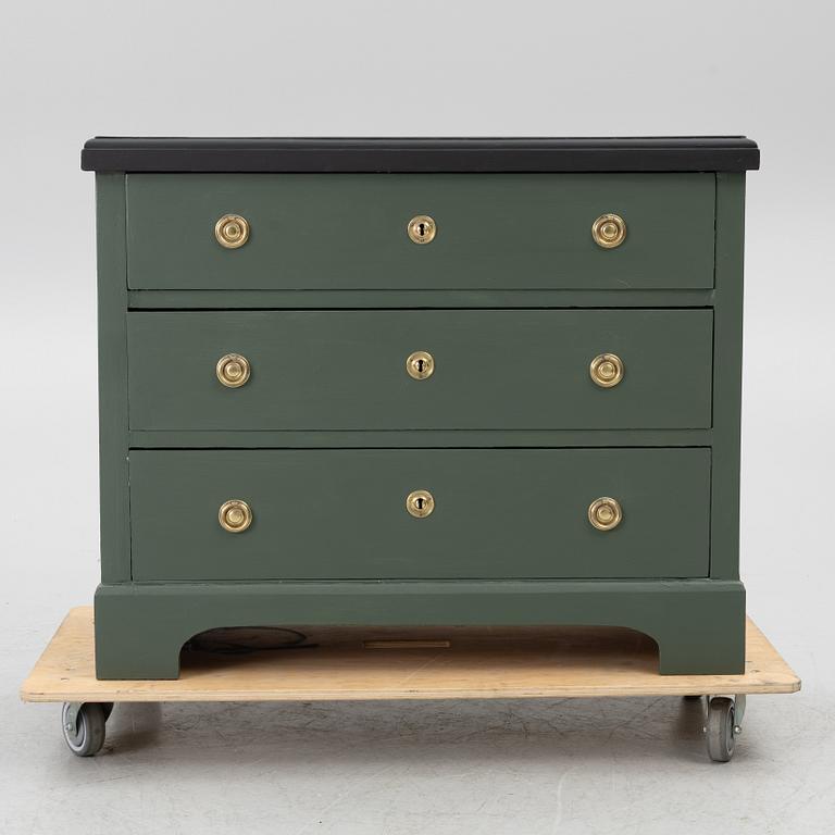 Chest of drawers, 19th century.