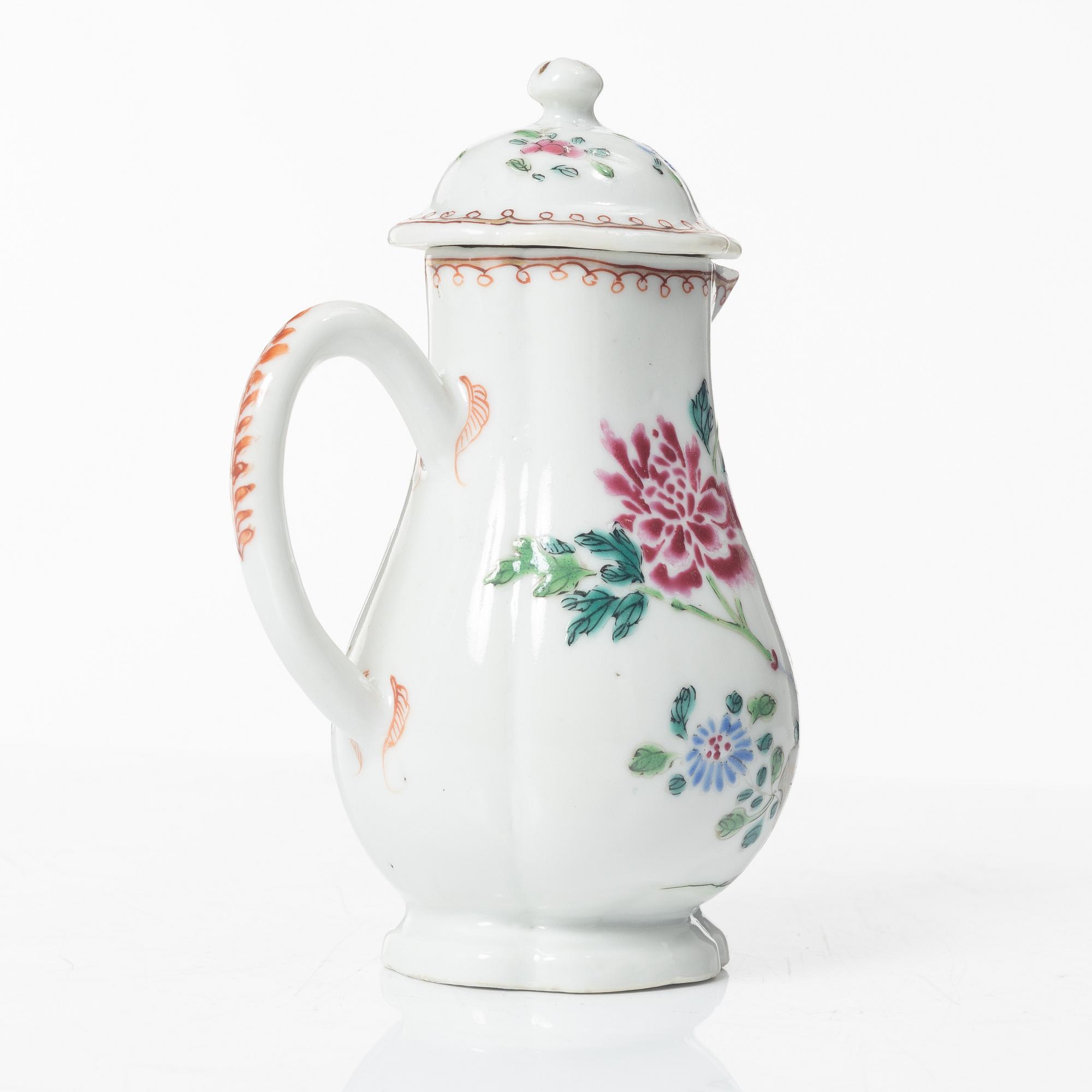 A Chinese famille rose ewer, a a cup with cover, a cup with saucer, a box and a censer, Qing dynasty, 18th and 19th cent.