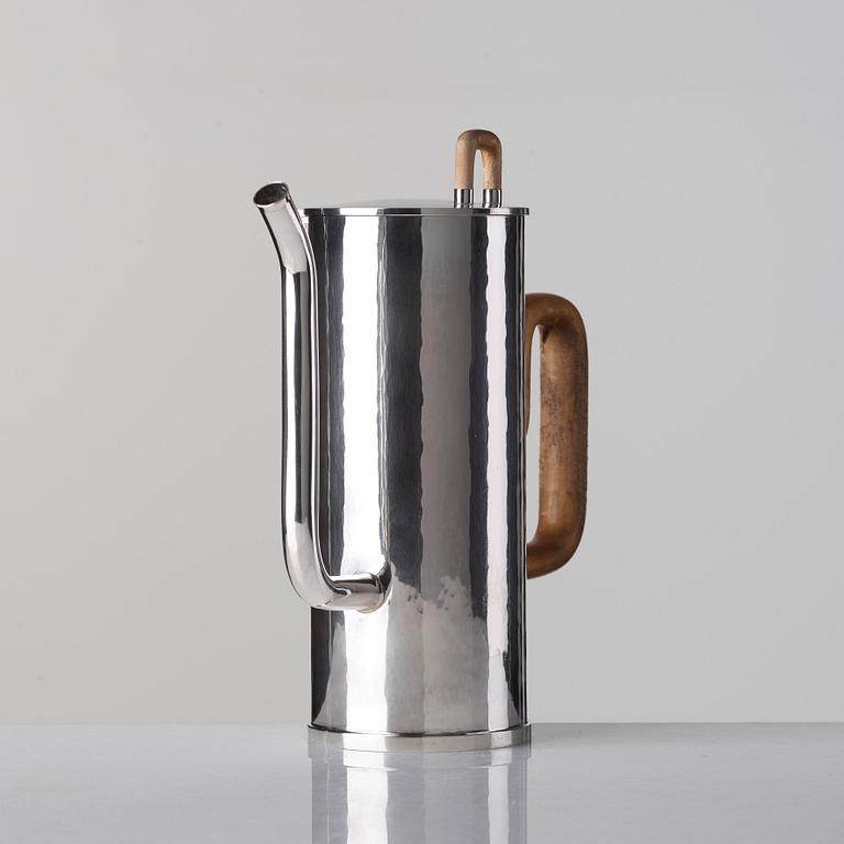 Sigurd Persson, a sterling coffee pot, executed by Lars Munkhammar, Stockholm 1984.