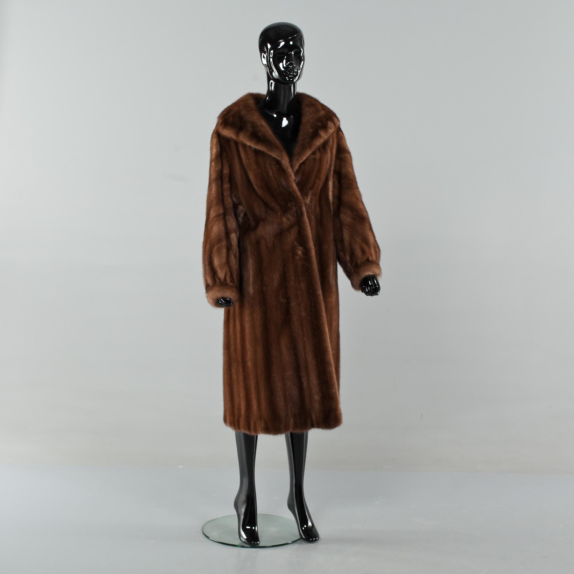 PÄLSKAPPA, Saga Mink.