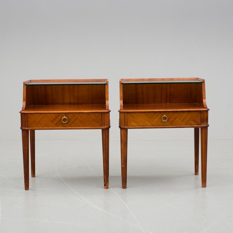 SÄNGBORD, ett par. 1950-tal.