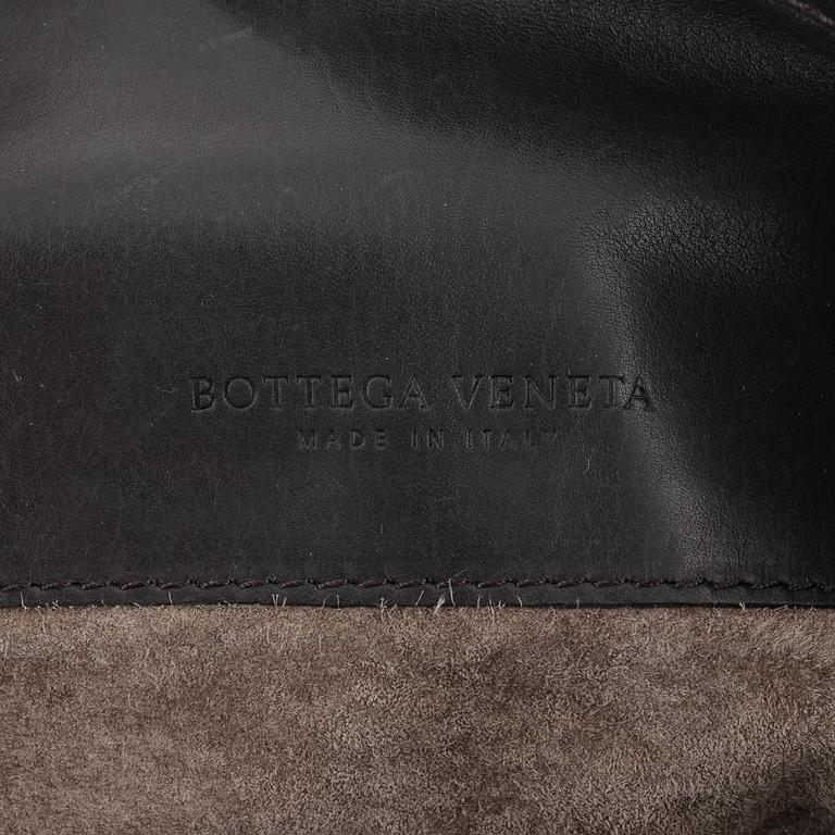 Bottega Veneta, Gardena Messenger bag.