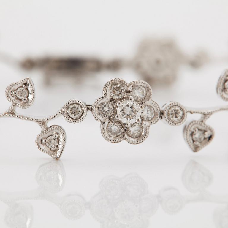 Armband 18K vitguld med runda briljantslipade diamanter.