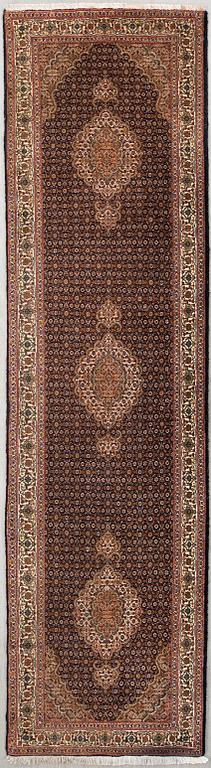 Gallerimatta, Mahi Täbris, 295 x 78 cm.