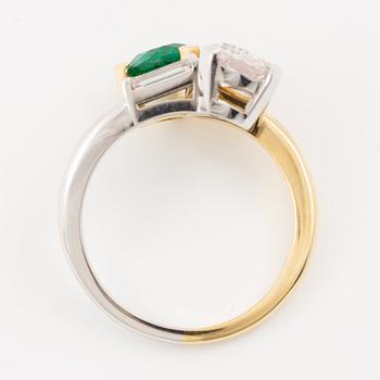 Ring, 18K gold with heart-shaped diamond and emerald.