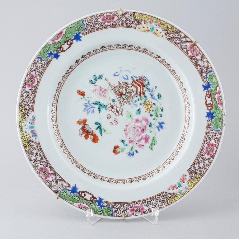 Five polychrome Chinese porcelain plates, Qing dynasty, 18th century.