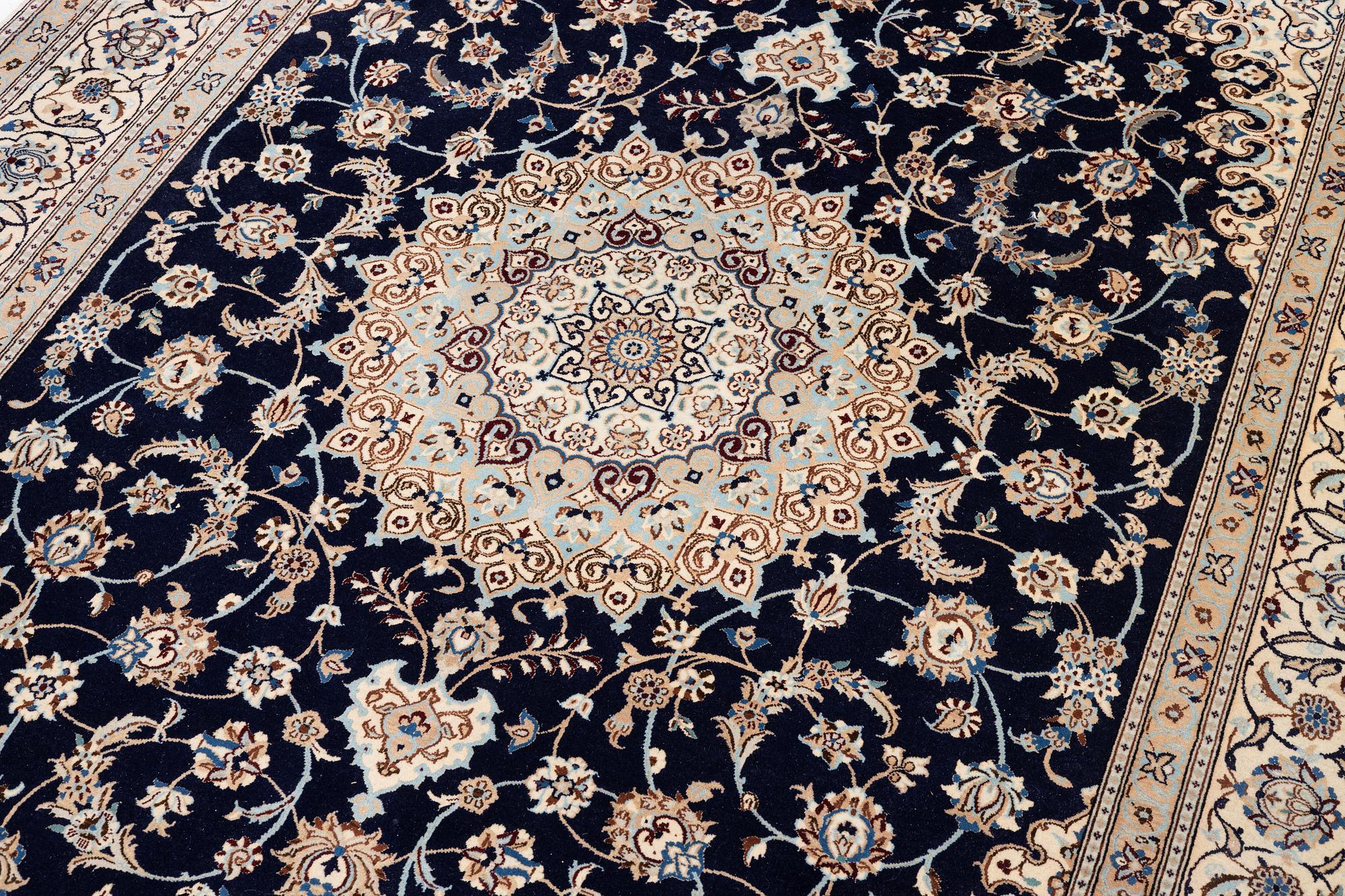 Carpet, Nain, approx. 313 x 205 cm.
