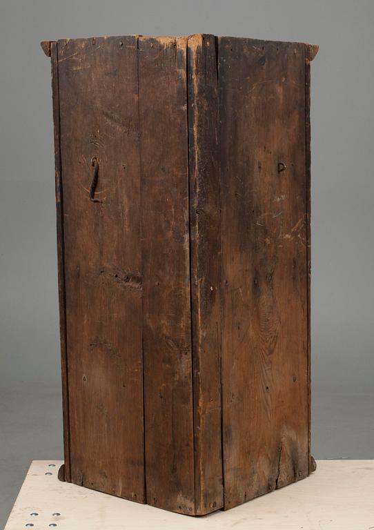 HÖRNSKÅP, Finland, 1700-talets slut.