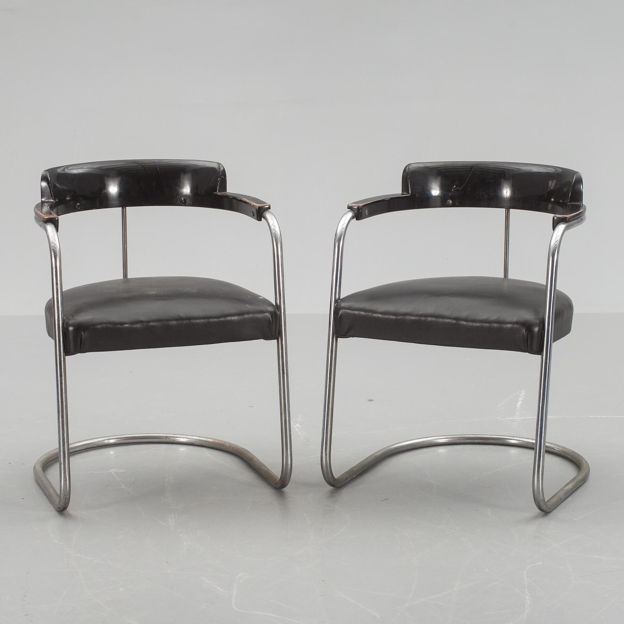 KARMSTOLAR, ett par, 1930-40-tal.