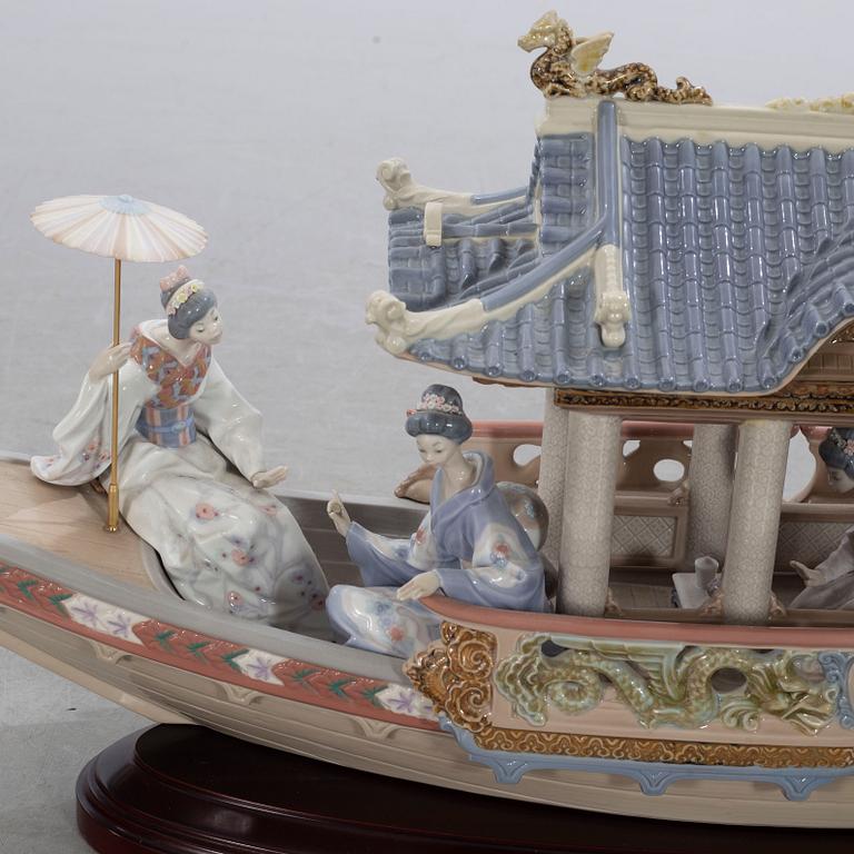 LLADRO, figurgrupp, kinesisk båt, Spanien, 1900-talets slut.