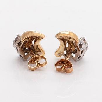 Örhängen, briljantslipade diamanter, 14K guld.