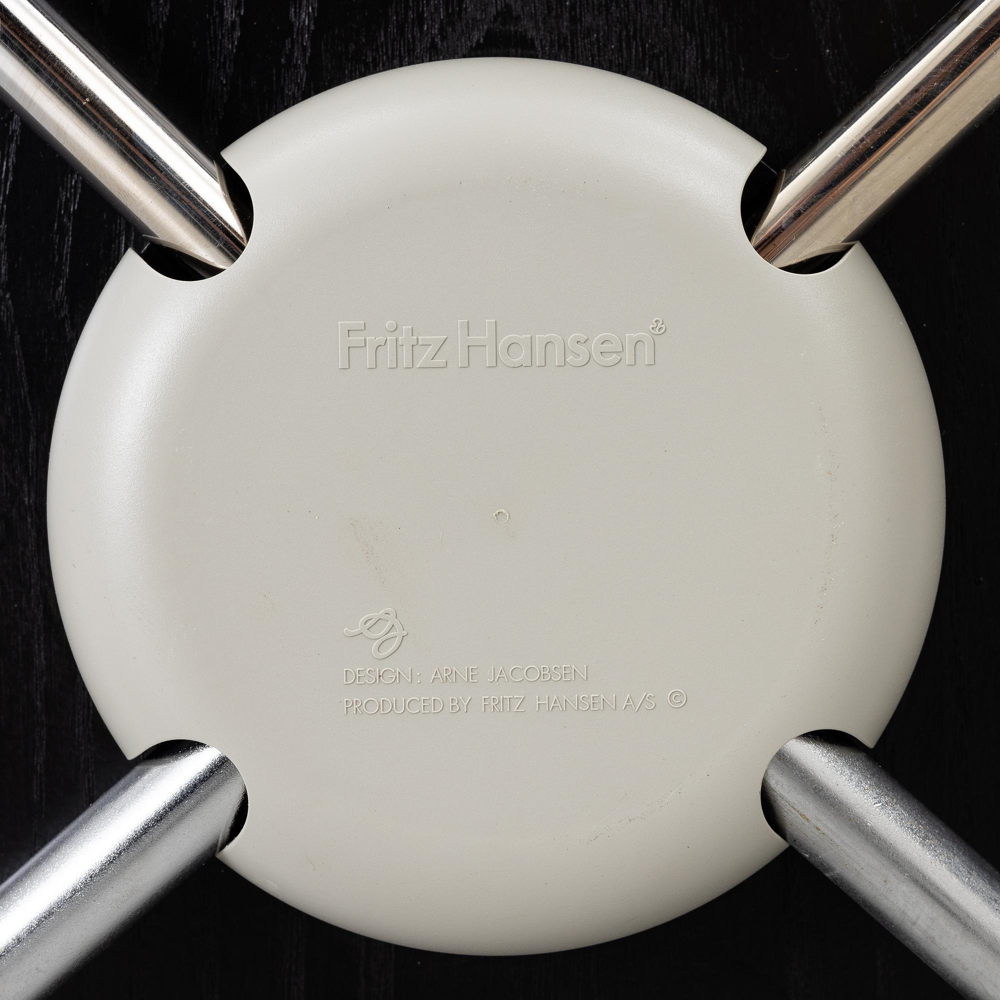 Arne Jacobsen, a set of 6 armchairs, "The Seven", Fritz Hansen, Denmark, 2006.