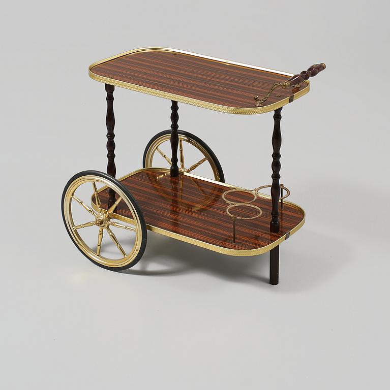 SERVERINGSVAGN, 1900-talets andra hälft.