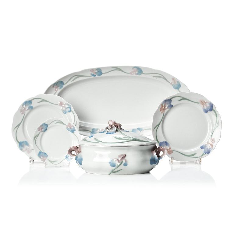 Alf Wallander, servisdelar, "Liljor/ Iris" 40 delar, porslin, Rörstrand, jugend.