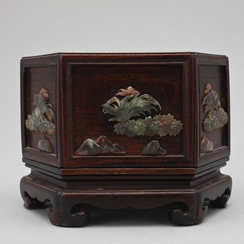 ASK, trä och sten, sannolikt Kina, 1900-tal.