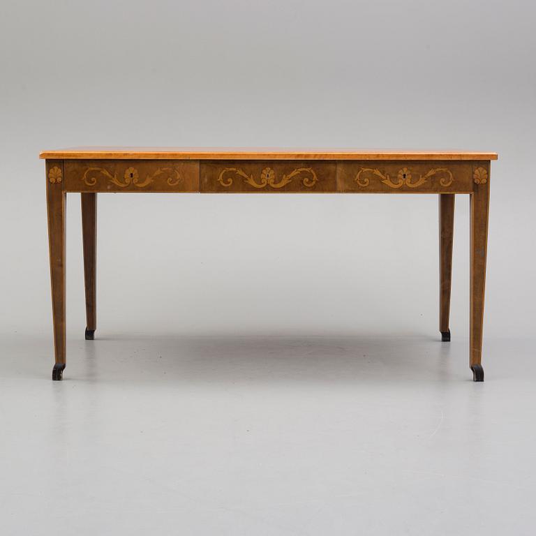 SKRIVBORD, Swedish Grace, 1920-tal.