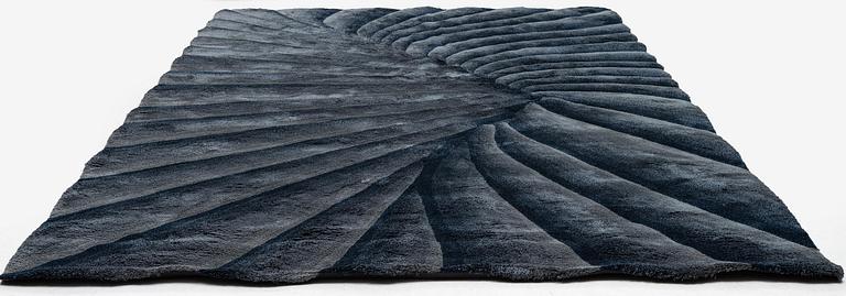 Diana Orving, matta "Disapperance I", handtuftad, ca 404 x 250 cm, Ferreira de Sá, Portugal.