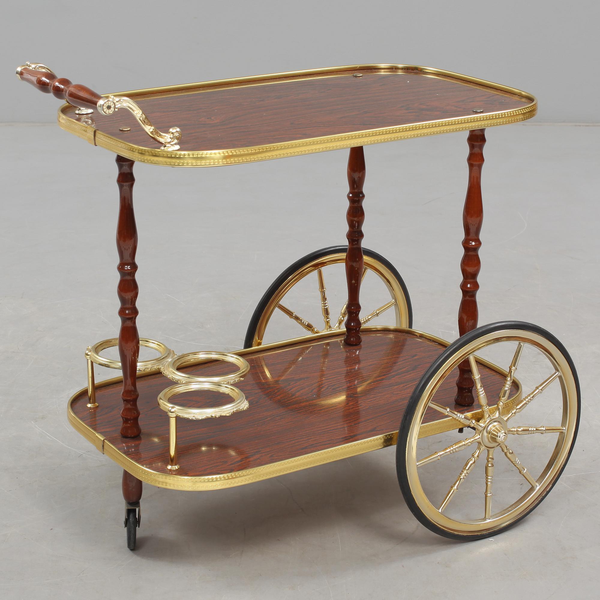 SERVERINGSVAGN, 1900-talets andra hälft.