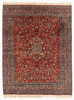 A carpet, Indo Tabriz, c. 281 x 216 cm.