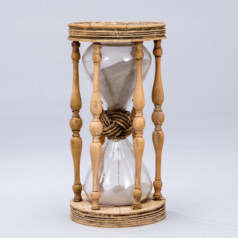TIMGLAS, ben, märkt Captain J. Reuter och daterat 1817.