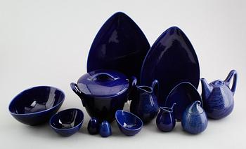 SERVISPORSLIN, 17 delar, porslin, "Blå Eld", Hertha Bengtson, Rörstrand.