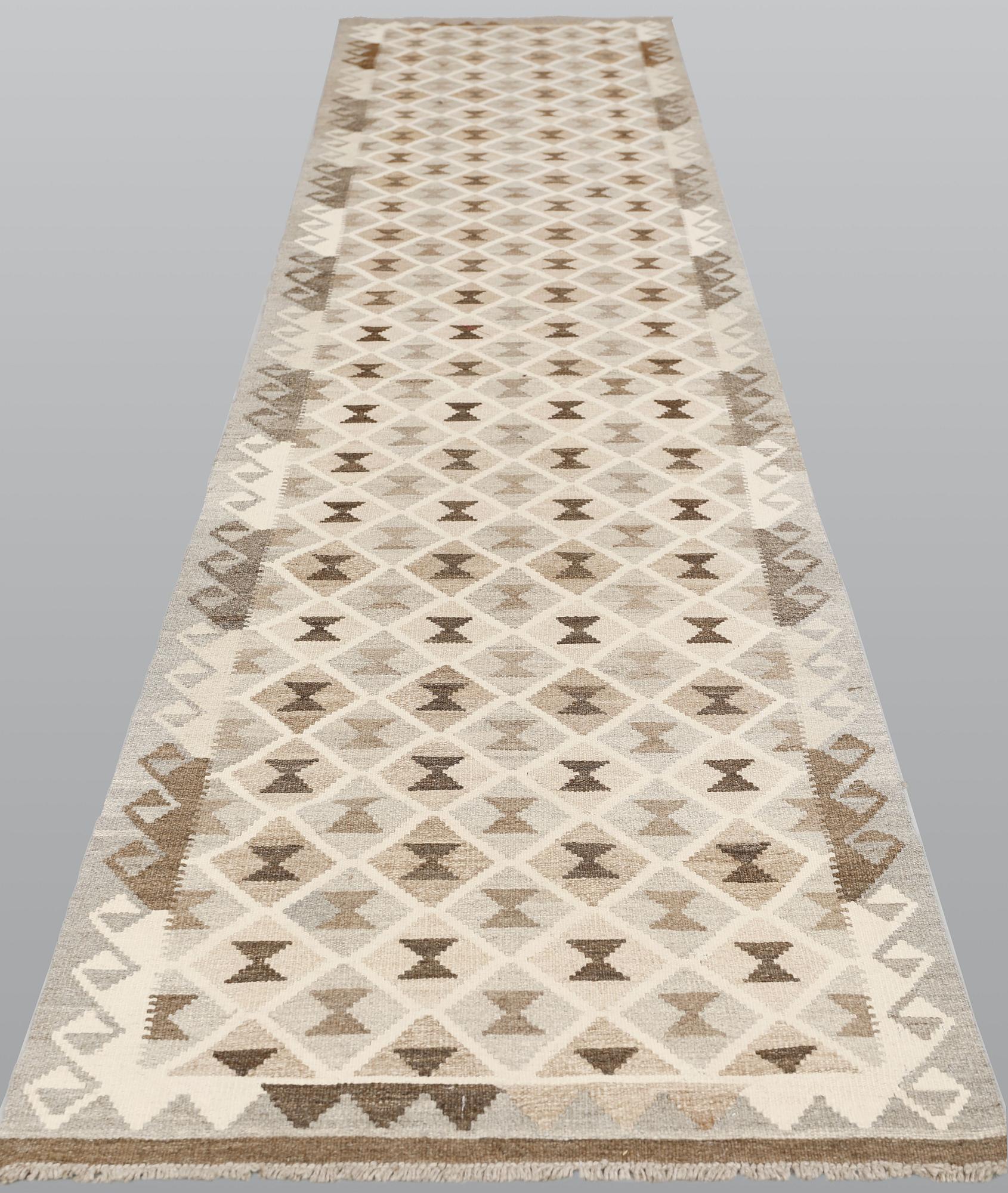 Gallery carpet, Kelim 394 x 82 cm.