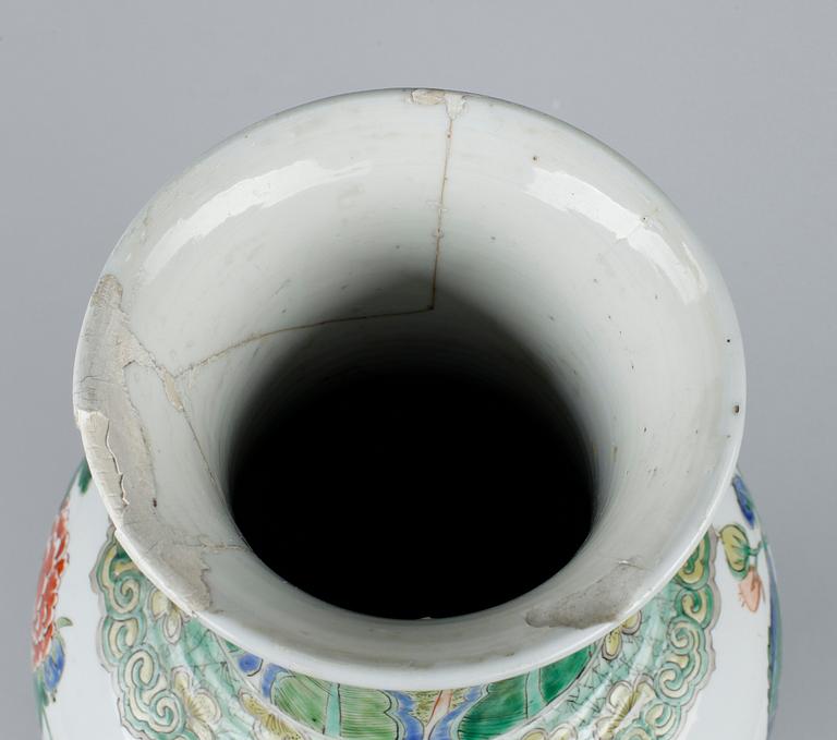 VAS, porslin, Kangxistil, Kina 1800-tal.