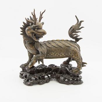 Drake med ställ Kina sen Qing/tidigt 1900-tal brons.