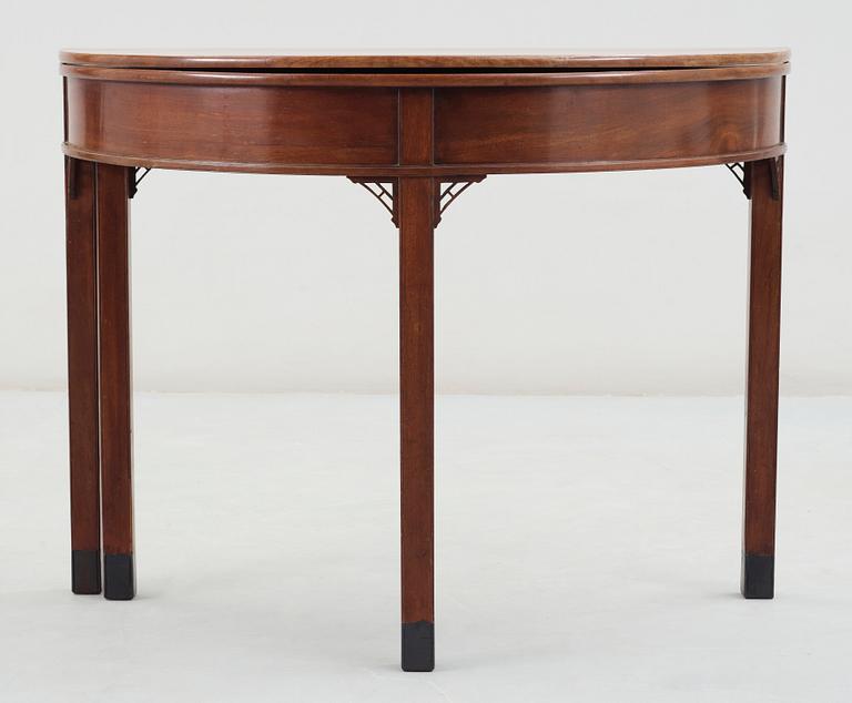 KLAFFBORD, 1700-talets slut. Sengustavianskt.