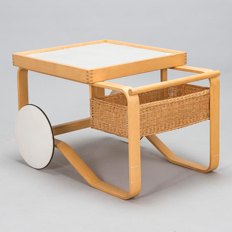 Alvar Aalto, tarjoiluvaunu, malli 900, Artek, 1970-luku.